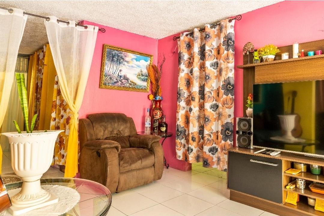 Colorful Private Room Oasis Montego Bay Exterior foto